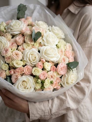 Snow & Blush Bouquet